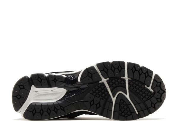 New Balance 2002R Black Gunmetal - Image 4