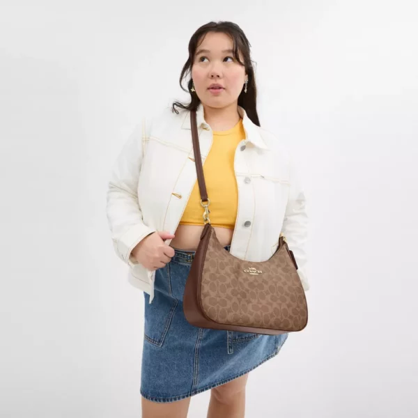 Teri hobo bag in exclusive canvas - Image 17