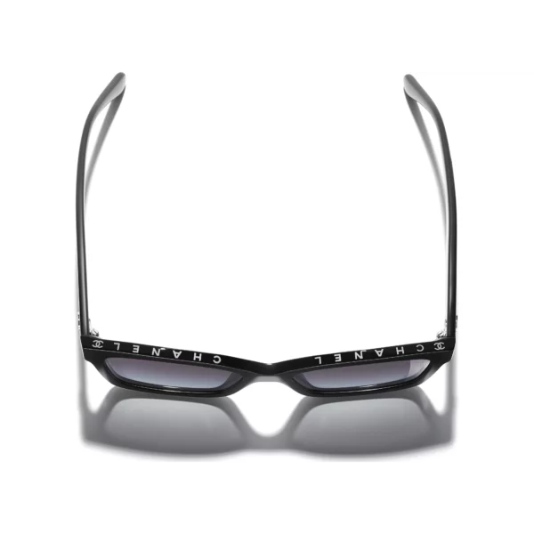 Square Sunglasses - Black. Lenses: Grey, Polarized, Gradient - Image 4
