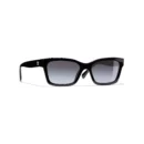Square Sunglasses - Black. Lenses: Grey, Polarized, Gradient