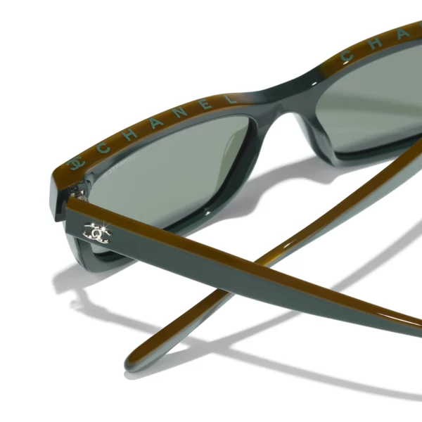 Square Sunglasses - Khaki & Green. Lenses: Green - Image 4